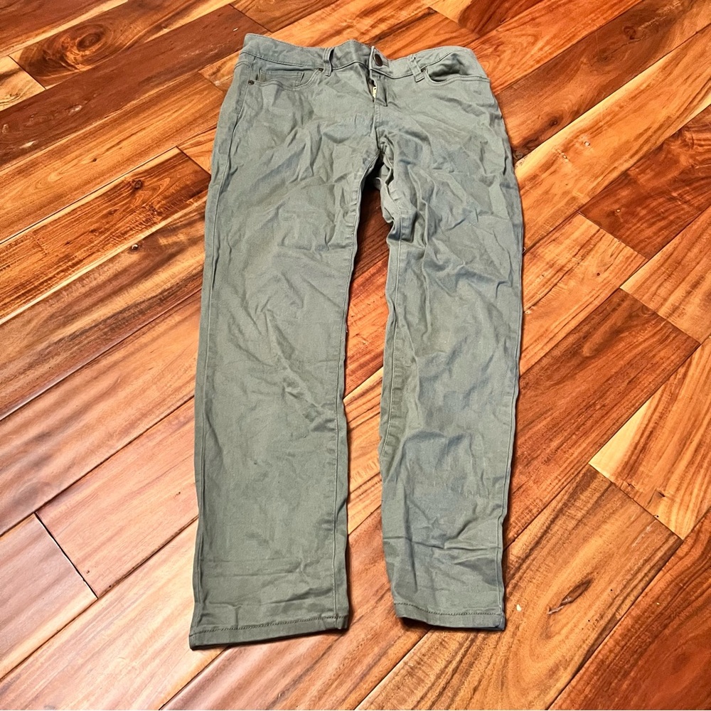Women’s red camel green pants. Size 13